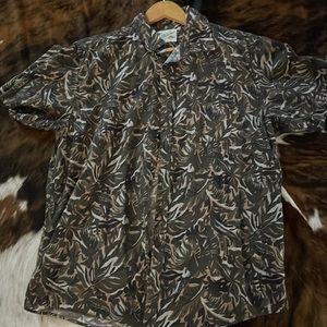 Howler bros pocket snap tee